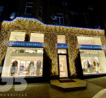 Новогоднее оформление Киев, украшение фасада магазина гирляндами, новогодняя иллюминация Киев  » Кликните для увеличения ->