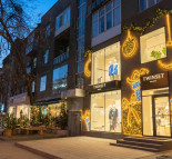 Праздничная иллюминация фасада магазина, украшение фасада к новому году  » Кликните для увеличения ->